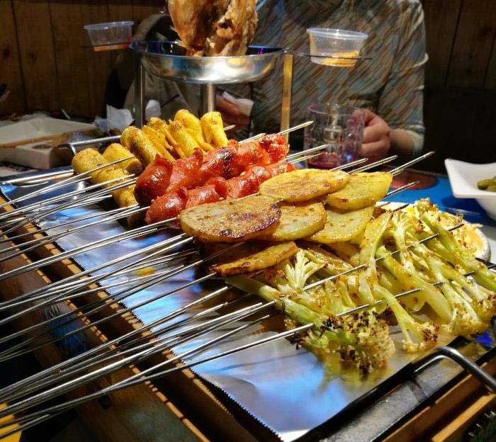 干河街道音乐烧烤吧